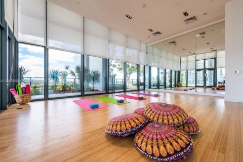 Condominio en alquiler en Miami, Florida, 1 dormitorio, 78.97 m2 № 2009611 - foto 29