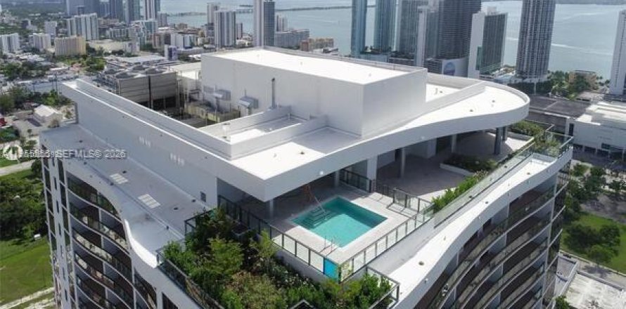 Condominio en Miami, Florida, 1 dormitorio  № 2009611