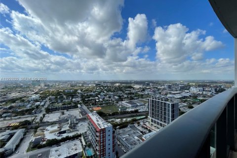 Condominio en alquiler en Miami, Florida, 1 dormitorio, 78.97 m2 № 2009611 - foto 14