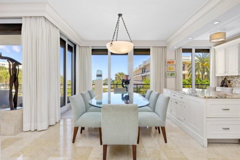 Condo in Palm Beach, Florida, 3 bedrooms  № 2187364 - photo 9
