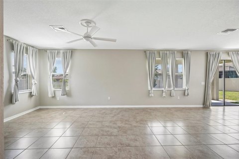 Casa en venta en Spring Hill, Florida, 4 dormitorios, 268.49 m2 № 2383607 - foto 15