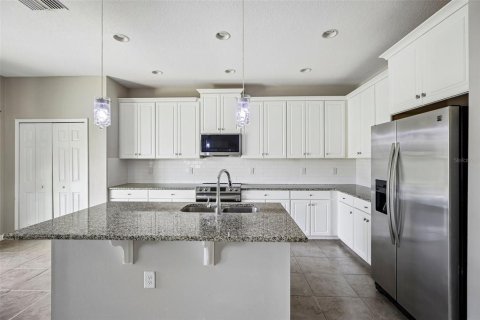 Casa en venta en Spring Hill, Florida, 4 dormitorios, 268.49 m2 № 2383607 - foto 9