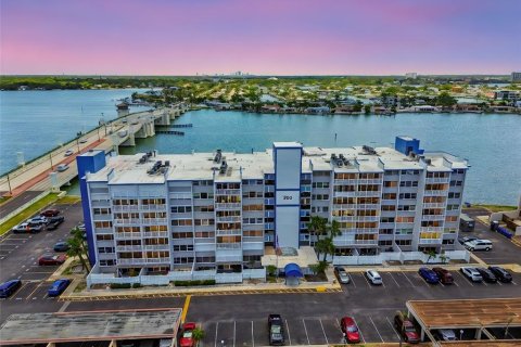 Copropriété à louer à Saint Petersburg, Floride: 2 chambres, 121.52 m2 № 2156439 - photo 8