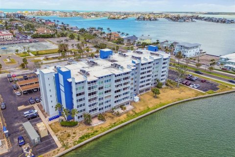 Copropriété à louer à Saint Petersburg, Floride: 2 chambres, 121.52 m2 № 2156439 - photo 3