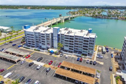 Copropriété à louer à Saint Petersburg, Floride: 2 chambres, 121.52 m2 № 2156439 - photo 6
