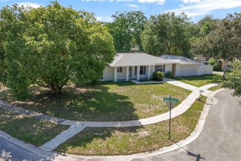 Villa ou maison à louer à Winter Springs, Floride: 4 chambres, 155.61 m2 № 2433688 - photo 3