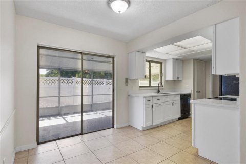 Villa ou maison à louer à Winter Springs, Floride: 4 chambres, 155.61 m2 № 2433688 - photo 12