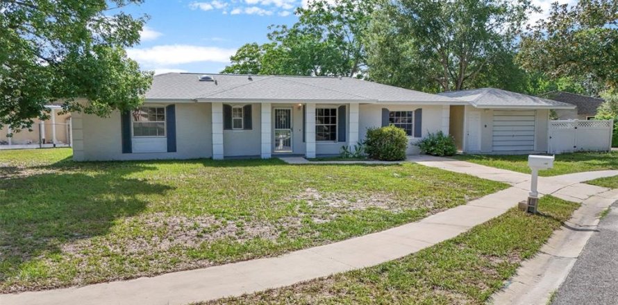 Villa ou maison à Winter Springs, Floride 4 chambres, 155.61 m2 № 2433688