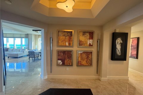 Снять в аренду кондоминиум в Санни-Айлс-Бич, Флорида 3 спальни, 254.18м2, № 2041541 - фото 5