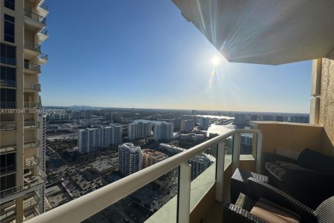 Снять в аренду кондоминиум в Санни-Айлс-Бич, Флорида 3 спальни, 254.18м2, № 2041541 - фото 27