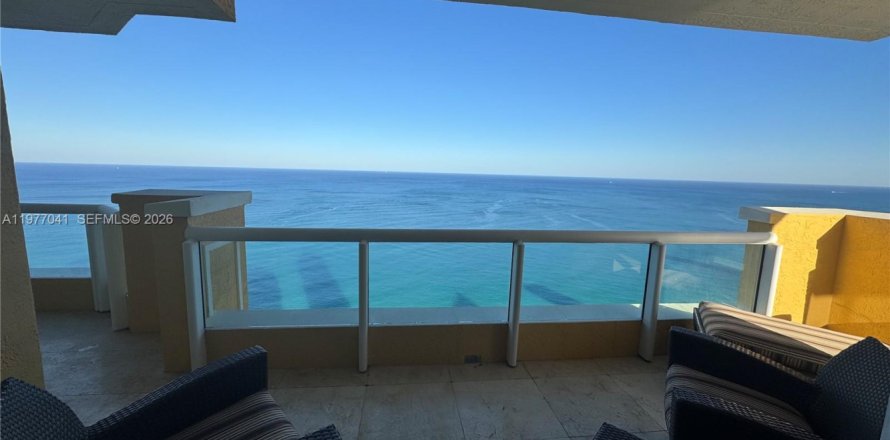 Кондоминиум с 3 спальнями в Санни-Айлс-Бич, Флорида № 2041541