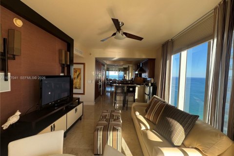 Снять в аренду кондоминиум в Санни-Айлс-Бич, Флорида 3 спальни, 254.18м2, № 2041541 - фото 25