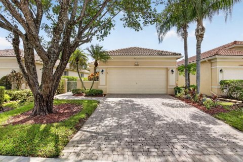 House in Delray Beach, Florida 2 bedrooms, 141.77 sq.m. № 2265359 - photo 7