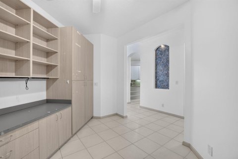 House in Delray Beach, Florida 2 bedrooms, 141.77 sq.m. № 2265359 - photo 15