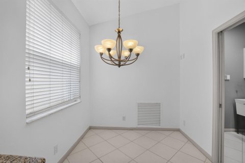 House in Delray Beach, Florida 2 bedrooms, 141.77 sq.m. № 2265359 - photo 16