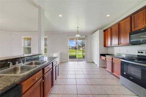 Casa en venta en Kissimmee, Florida, 5 dormitorios, 333.7 m2 № 1823276 - foto 3
