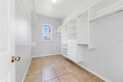 Casa en venta en Kissimmee, Florida, 5 dormitorios, 333.7 m2 № 1823276 - foto 13