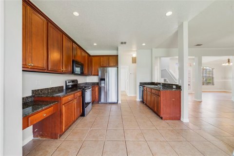 Casa en venta en Kissimmee, Florida, 5 dormitorios, 333.7 m2 № 1823276 - foto 4