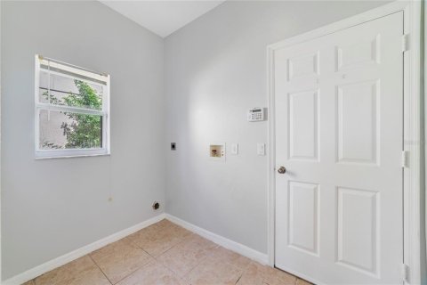 Casa en venta en Kissimmee, Florida, 5 dormitorios, 333.7 m2 № 1823276 - foto 19