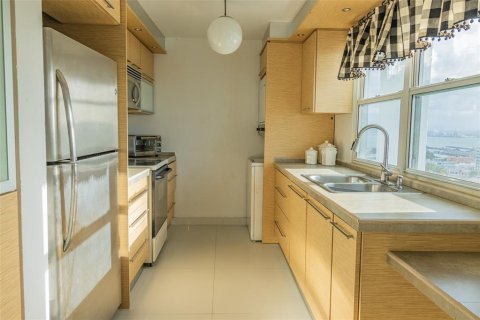 Снять в аренду кондоминиум в Мирамар, Флорида 4 комнаты, 104.33м2, № 1807478 - фото 13
