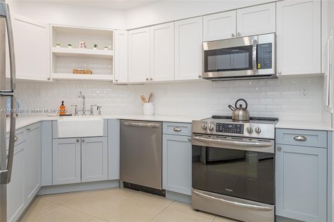 Copropriété à louer à Miami Beach, Floride: 2 chambres, 126.35 m2 № 1981439 - photo 30