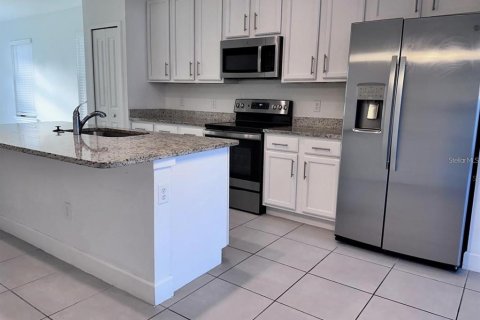 Touwnhouse à louer à Kissimmee, Floride: 4 chambres, 159.88 m2 № 2100879 - photo 2