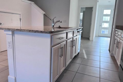 Touwnhouse à louer à Kissimmee, Floride: 4 chambres, 159.88 m2 № 2100879 - photo 3