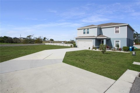 Villa ou maison à louer à Davenport, Floride: 4 chambres, 207.36 m2 № 2148718 - photo 5