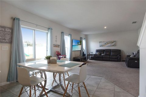 Villa ou maison à louer à Davenport, Floride: 4 chambres, 207.36 m2 № 2148718 - photo 8
