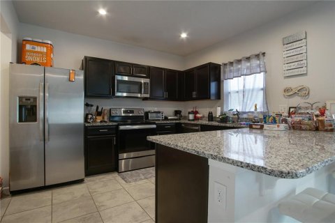 Villa ou maison à louer à Davenport, Floride: 4 chambres, 207.36 m2 № 2148718 - photo 6