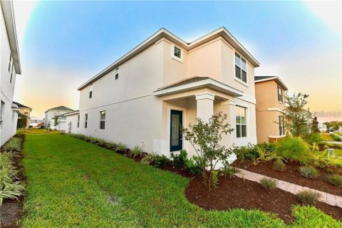 House in STOREY PARK in Orlando, Florida 4 bedrooms, 232.91 sq.m. № 2285500