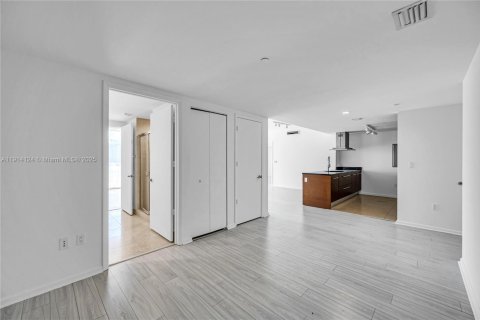 Copropriété à vendre à Miami, Floride: 2 chambres, 141.03 m2 № 1973911 - photo 12