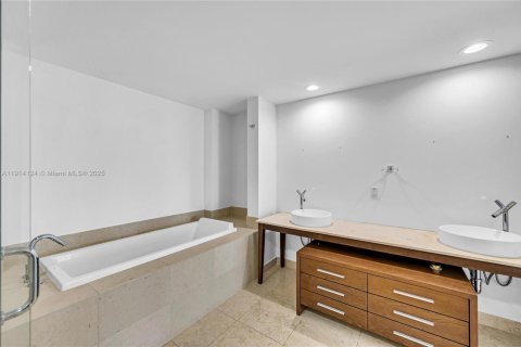 Copropriété à vendre à Miami, Floride: 2 chambres, 141.03 m2 № 1973911 - photo 17