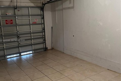 Купить виллу или дом в Дорал, Флорида 3 спальни, 195.47м2, № 1997195 - фото 9