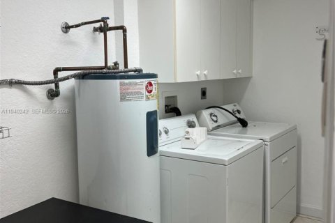 Купить виллу или дом в Дорал, Флорида 3 спальни, 195.47м2, № 1997195 - фото 5