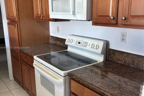 House in Doral, Florida 3 bedrooms, 195.47 sq.m. № 1997195 - photo 28