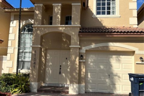 Купить виллу или дом в Дорал, Флорида 3 спальни, 195.47м2, № 1997195 - фото 1