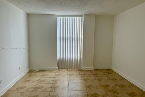 Copropriété à louer à North Miami, Floride: 1 chambre, 74.97 m2 № 1924134 - photo 14