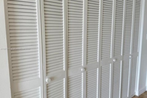 Copropriété à louer à North Miami, Floride: 1 chambre, 74.97 m2 № 1924134 - photo 3