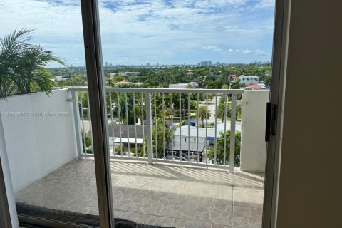 Copropriété à louer à North Miami, Floride: 1 chambre, 74.97 m2 № 1924134 - photo 7