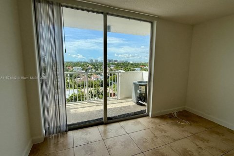 Copropriété à louer à North Miami, Floride: 1 chambre, 74.97 m2 № 1924134 - photo 5