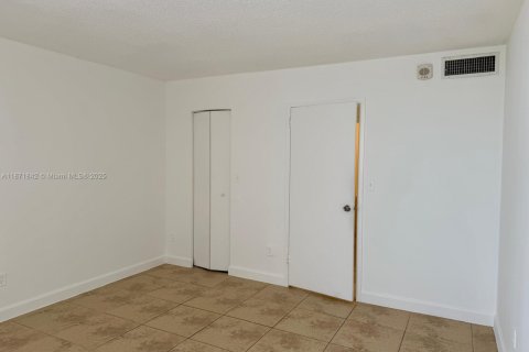 Copropriété à louer à North Miami, Floride: 1 chambre, 74.97 m2 № 1924134 - photo 16