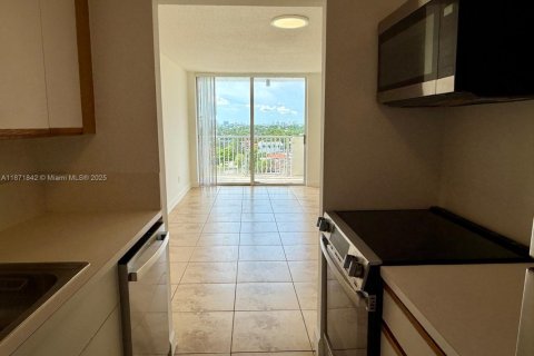 Copropriété à louer à North Miami, Floride: 1 chambre, 74.97 m2 № 1924134 - photo 11
