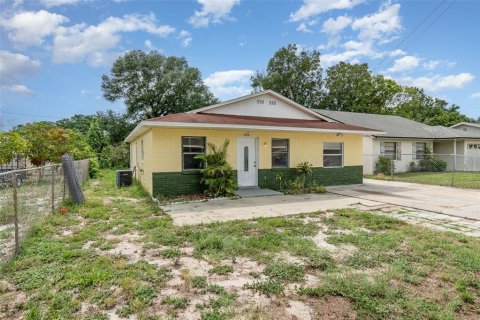 House in Orlando, Florida 3 bedrooms, 126.35 sq.m. № 1760349 - photo 5