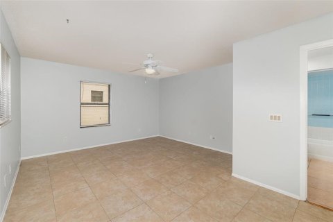 House in Orlando, Florida 3 bedrooms, 126.35 sq.m. № 1760349 - photo 8