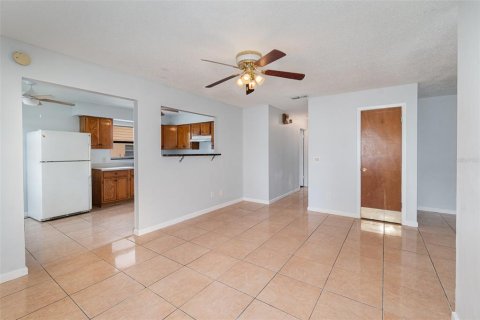 House in Orlando, Florida 3 bedrooms, 126.35 sq.m. № 1760349 - photo 24