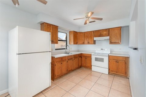 House in Orlando, Florida 3 bedrooms, 126.35 sq.m. № 1760349 - photo 23