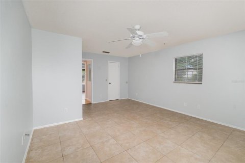 House in Orlando, Florida 3 bedrooms, 126.35 sq.m. № 1760349 - photo 6