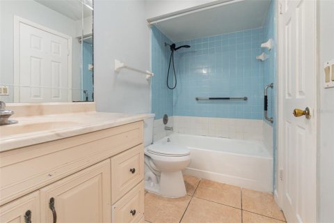 House in Orlando, Florida 3 bedrooms, 126.35 sq.m. № 1760349 - photo 15