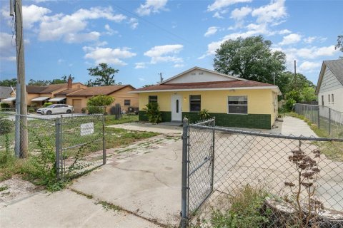 House in Orlando, Florida 3 bedrooms, 126.35 sq.m. № 1760349 - photo 2
